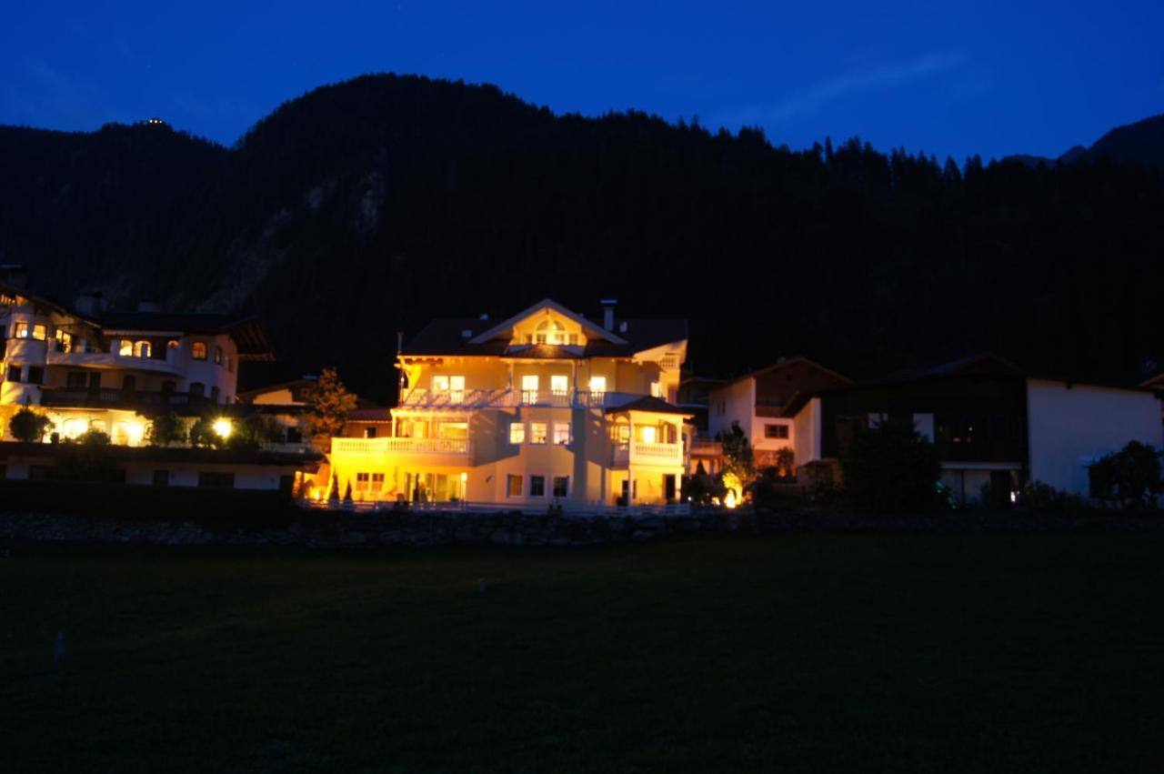 Villa Romantica Appartement Mayrhofen Buitenkant foto